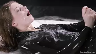 Maria Pie in Latex Strapon Cums Full Video