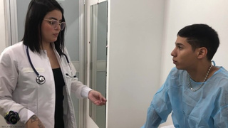 Doctor with gigantic booty helps her patient with his erection problem - in Spanish